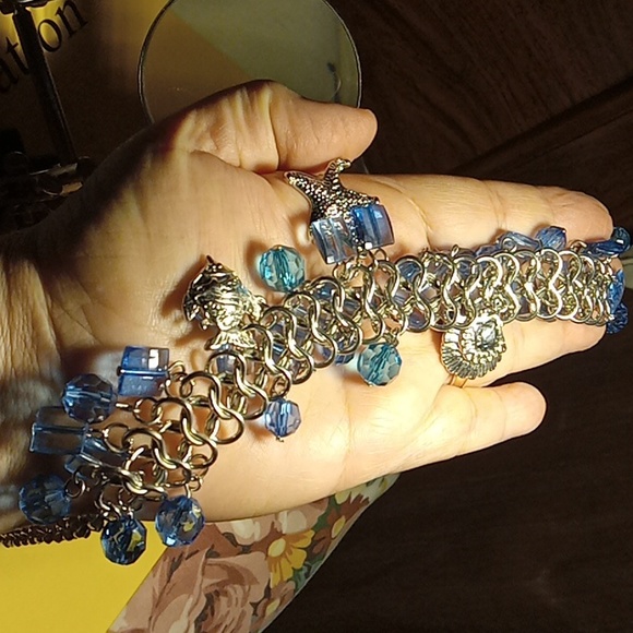 Necklace Blue beads on silver chain โ๏ธ starfish seashells - Picture 9 of 9